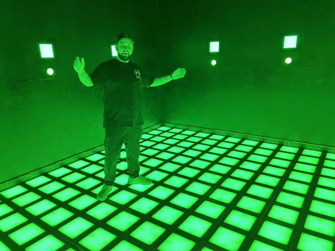 Activate gallery image 2