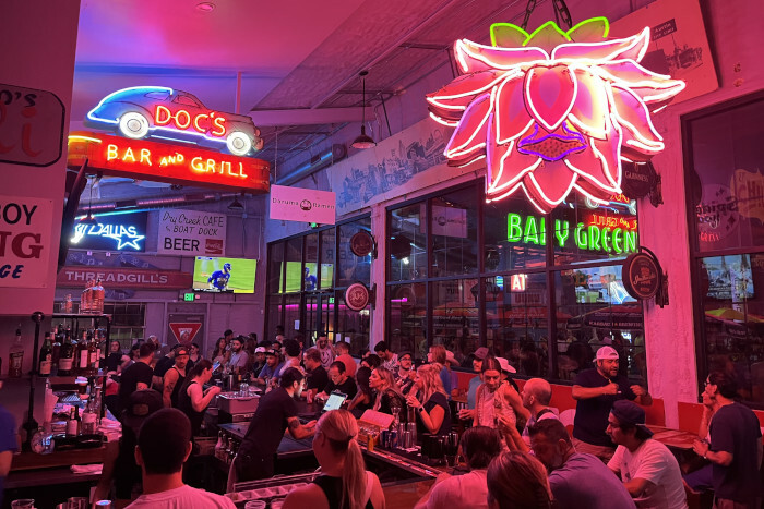Sign Bar